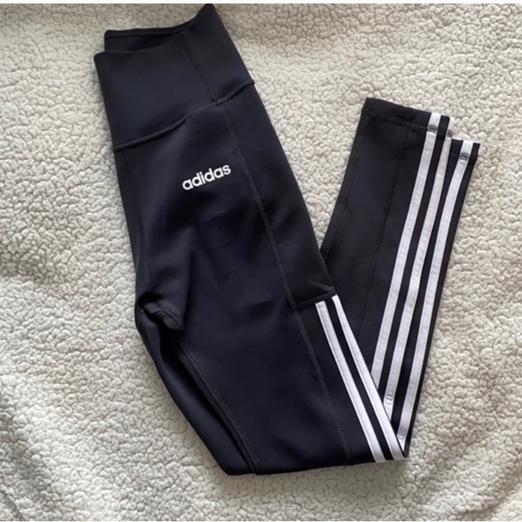 Really dark grey adidas leggings - Picture 3 of 3